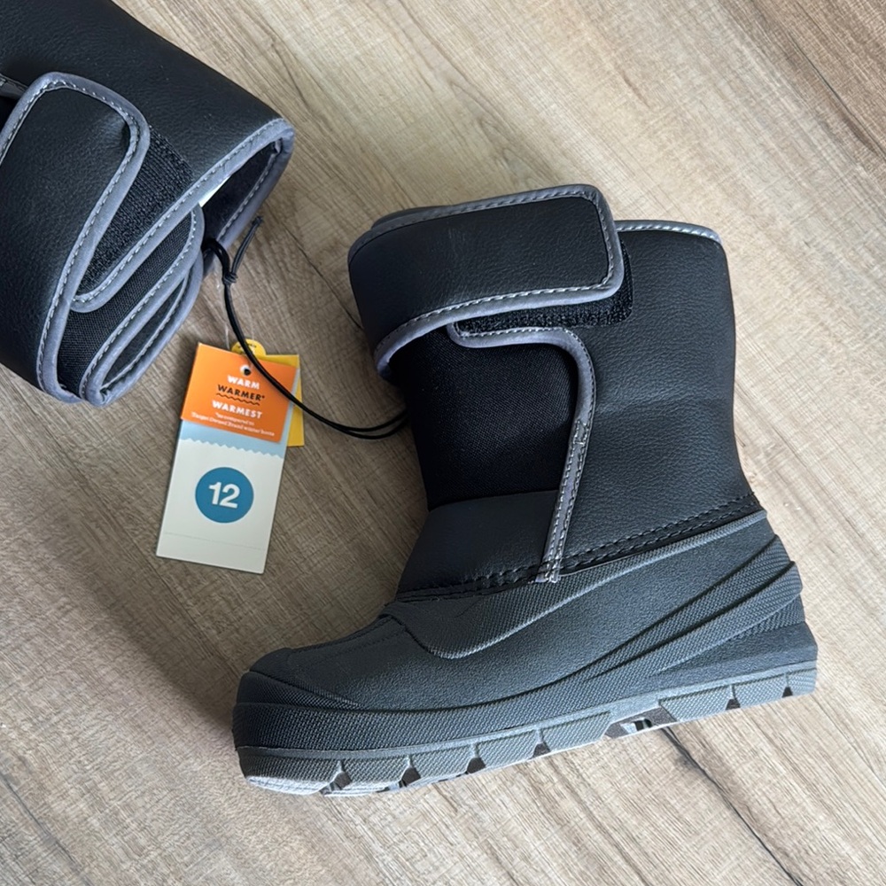 Black and Gray Winter Boots